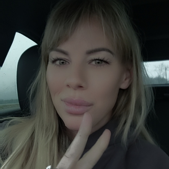 Meet your Posher, Laura - Picture 13 of 16